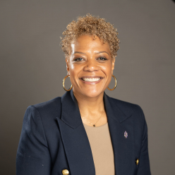 Courtney Snowden Headshot